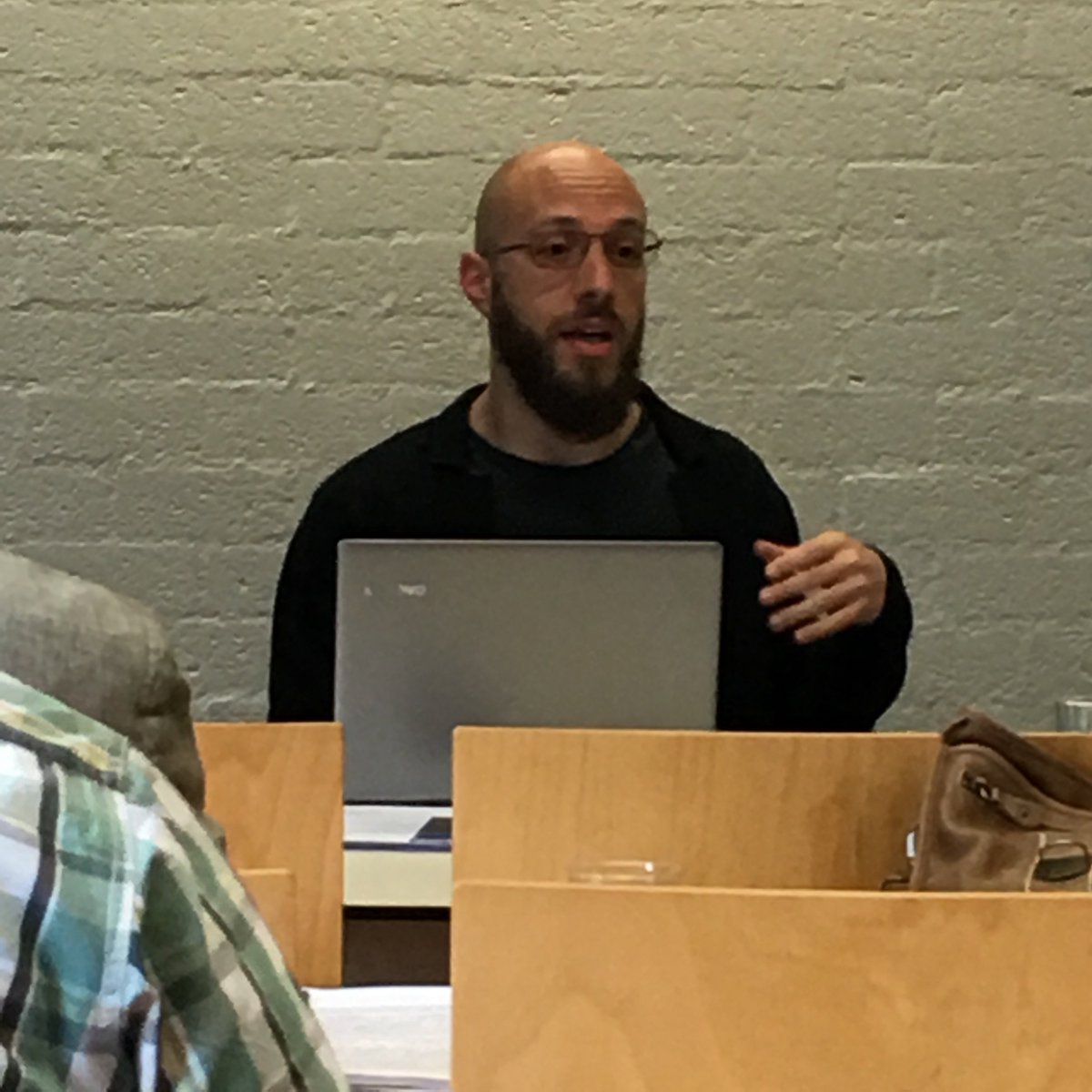 _EMoDiR_'s tweet photo. Panel on #Collegiants and #Socinians. Francesco Quatrini on '“Catholicus non minus haeretico est haereticus, quàm haereticus catholico”: Johann Crell's Vindiciae pro religionis libertate (1637) in its European Context' @amsterdamnified #twitterstorians #earlymodern https://t.co/FxABbx4fru