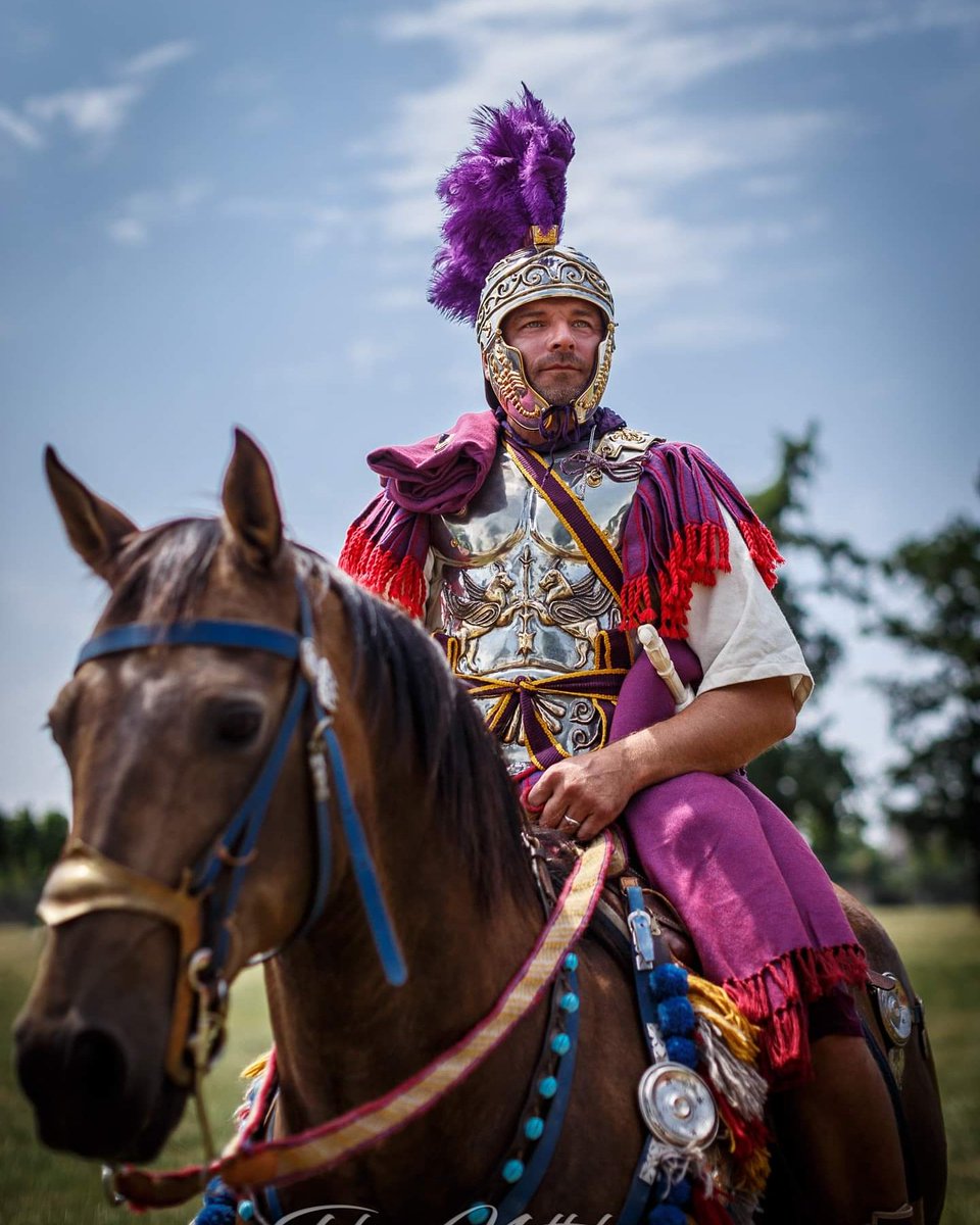 Praefectvs_Prae's tweet photo. Praefectvs Praetorio Titus-Annivs Acerbvs zu Pferd beim römischem Handwerkerfest 2019 im APX-XANTEN 😍😍😍😍😍
Vielen Dank Jurjen Draaisma für diese Möglichkeit!😘😘😘😘😘
#PRAEFECTVS_PRAETORIO
#PRAEFECTUSPRAETORIO #Praefectvs_Praetorio #Ala
#PraefectvsPraetorio #Roma
#Italy https://t.co/ZvMZcioU4M