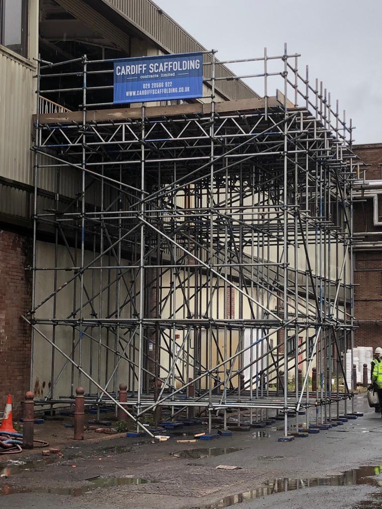 10t loading bay for progressive plant removal and site decommission at <a href="/brainsbrewery/">Brains</a>. #CardiffBrewery #Cardiff #Scaffolding #Wales