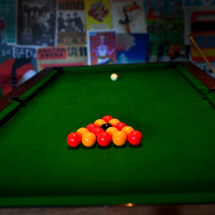 TheBarrelstore1's tweet photo. So who is going to break? 🎱 #pool #break #game #letsgo https://t.co/VBjTXDOXUS
