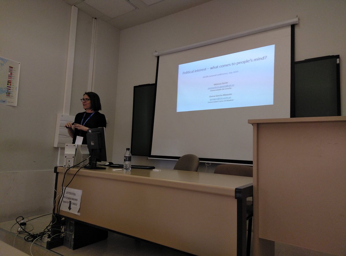 isvitores's tweet photo. @ggalbacete sobre brechas de género en el interés por la política #GENPOL #AECPA2019 @usal @AECPA_ https://t.co/o3ADiVyrAG
