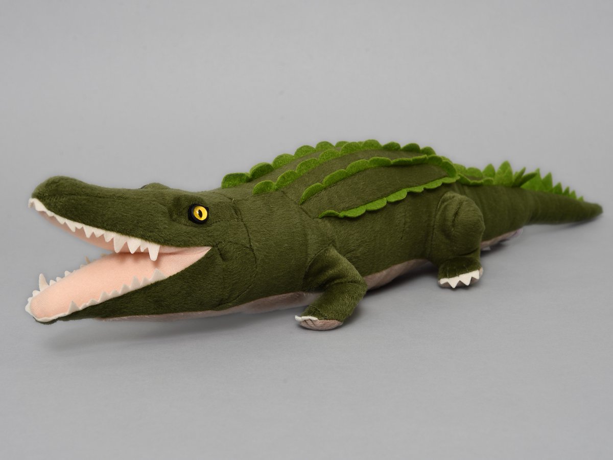 ビバ!通販】ぬいぐるみだけどカッコイイ?「ワニ税込2,916円」大小の