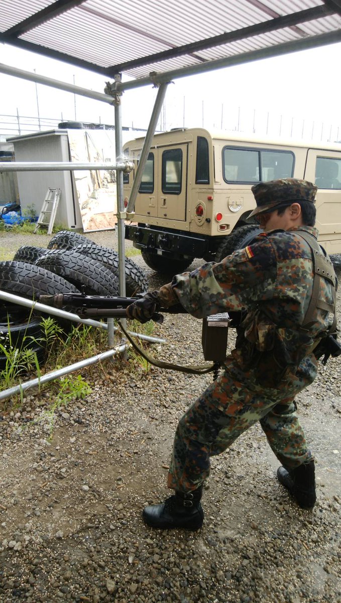 crc75u2's tweet photo. MG3が家にあると、ちょっと嫌なことがあっても「まあ家に帰ればMG3あるしな」ってなるし仕事でむかつく人に会っても「そんな口きいていいのか？こっちにはラフェッテもあるんだぞ」ってなれる。戦闘力を求められる現代社会において汎用機関銃を所持することは有効 https://t.co/DFerT2K2gr