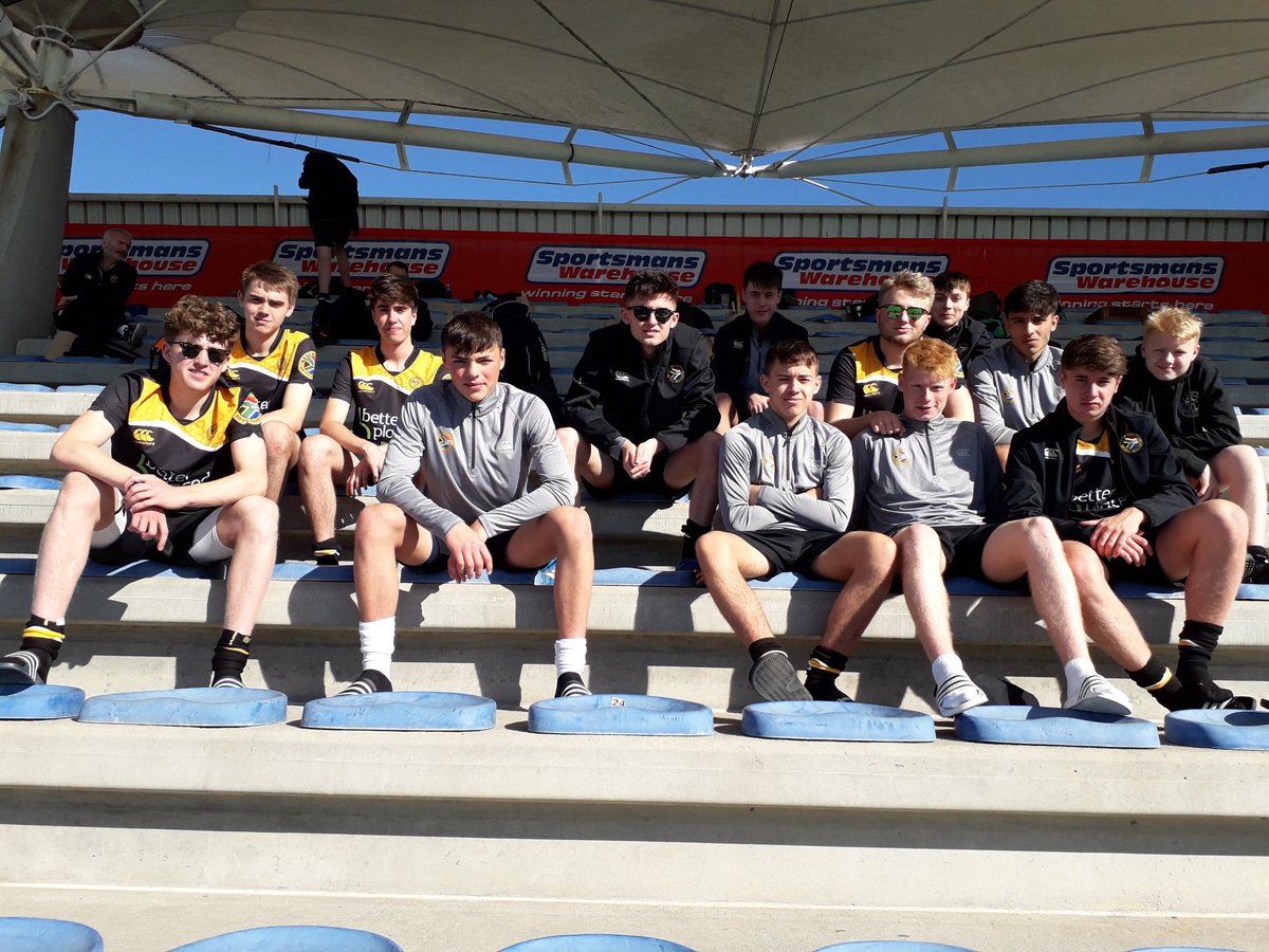 QEGSHOCKEY's tweet photo. Relaxing after game one. Next match 1240 v Fairmont School (SA) #QEGSSA #MadeInQEGS #betterplaced https://t.co/uXnZT2ollf