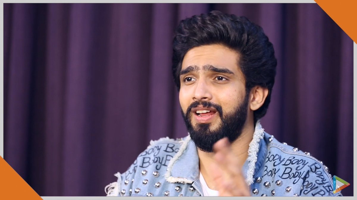 Priyal_krusher's tweet photo. 'Jo cheez honest hoti haina woh audience pakad leti hai' @AmaalMallik haha you just said it all.🙌🏻💕

New interview, New jacket and that wide smile on your face.😍

I love listening to you while you speak and explain everything🙈💕

65 songs in past 5years? Wow😱😍

#TeraShehar https://t.co/H9D7bWFyL3