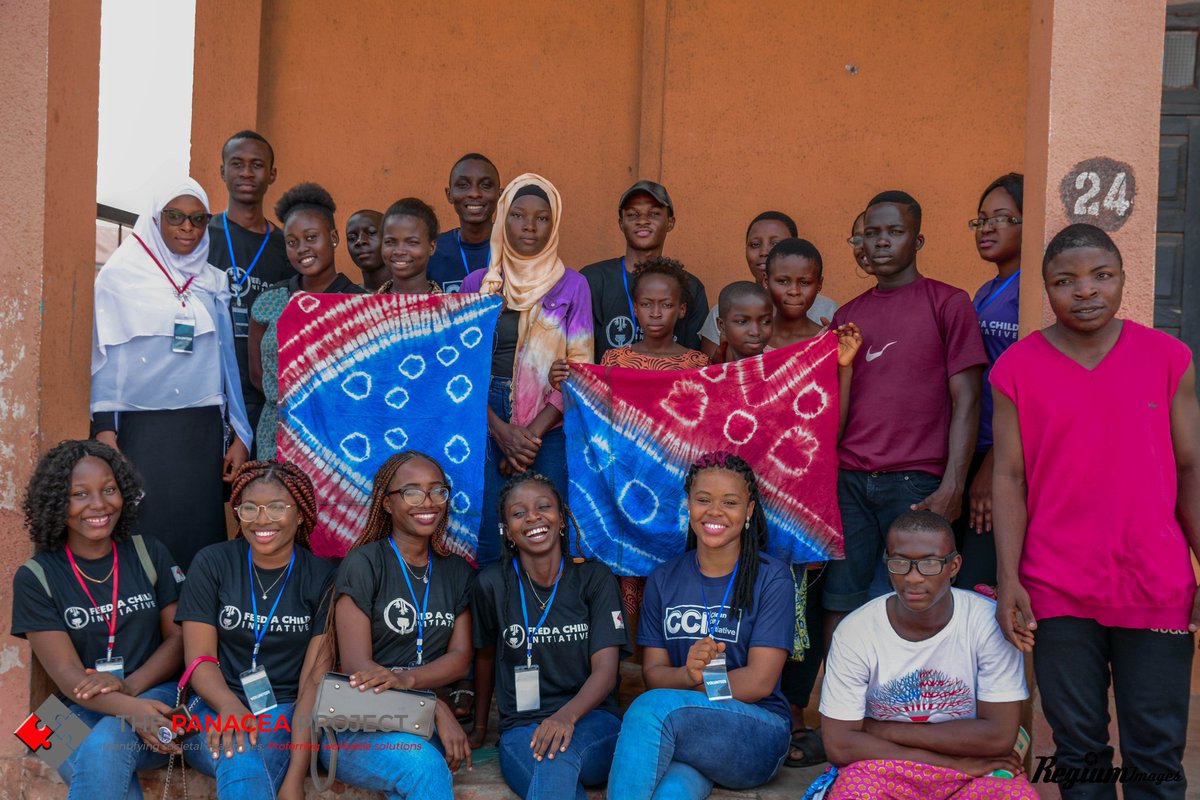 thepanaceaproj's tweet photo. With Introductions and Formalities done and dusted, we were off to an explosive start 💣 with our Adire Craft sessions anchored by the Amazing @aishabadmos of @adireafrica Swipe left to see! 👀
__
#FACI2.0
#AmillionDreams
📸@regium_images https://t.co/DGsb6SZ8m1