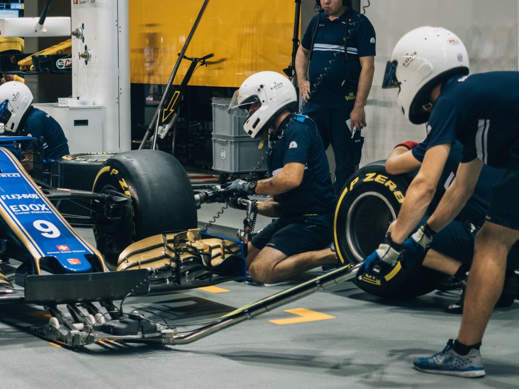 Fastuna1's tweet image. #F1 teams are #agile. They must quickly adapt to many variables making split second decisions using large amounts of data. They are constantly calculating and thinking about the best strategies to get ahead of the competition. #agileprocess #speed
buff.ly/2JwADTl