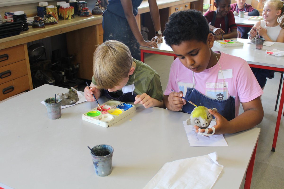 kepartnerships's tweet photo. We've had a brilliant 3 days for our KES Outreach Summer School @KESBham! 90 year 4 children from across Birmingham have enjoyed sports, pond-dipping, drama, art, poetry plus much more! Today we're treated to a music workshop with @ula_weber #outreach https://t.co/Zmnrzsyscx