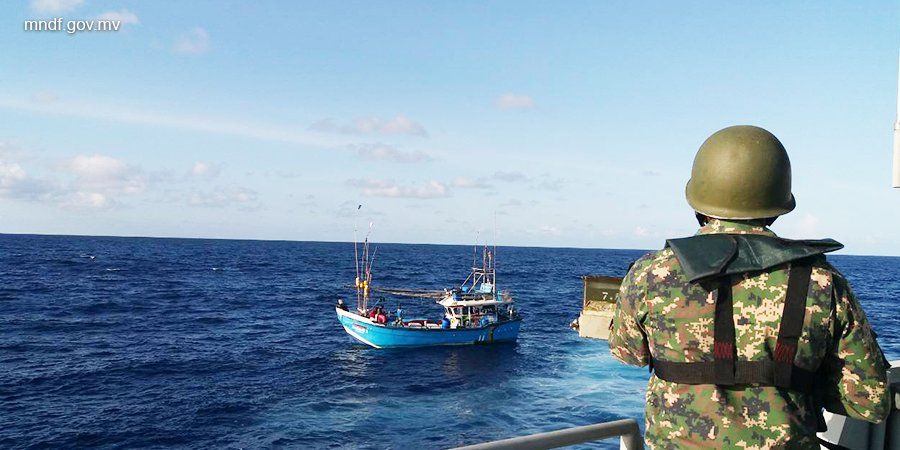 MNDF_mv's tweet photo. Raajjeyge iqthisaadhee kan'du ge sarahadhdhah gavaaidhaa khilaafah vadhe ulhunu beyruge 4 mas boat,  MNDF CG Ship, Shaheed Ali ge belumuge dhashun Male' ah dhathuru kuranee... https://t.co/k23o9dx3SO