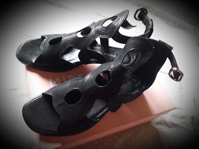 Testati da voi: sandali <a href="/MinuitSurTerre/">Minuit Sur Terre</a>  e Mireia Playa 
stiletico.com/2019/07/testat…