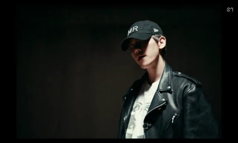 Hikarin013's tweet photo. GILA MV NYA KEREN BANGET 😣😣😣 LAGUNYA JUGA ENAK DI DENGER!!!! WALAUPUN GELAP GELAP TAPI BAEKHYUNNYA MASIH BISA BIKIN GUE NAHAN NAPAS SEKETIKA 😣😣

#BAEKHYUN_UNVILLAGE https://t.co/1Q3jNnEVUI