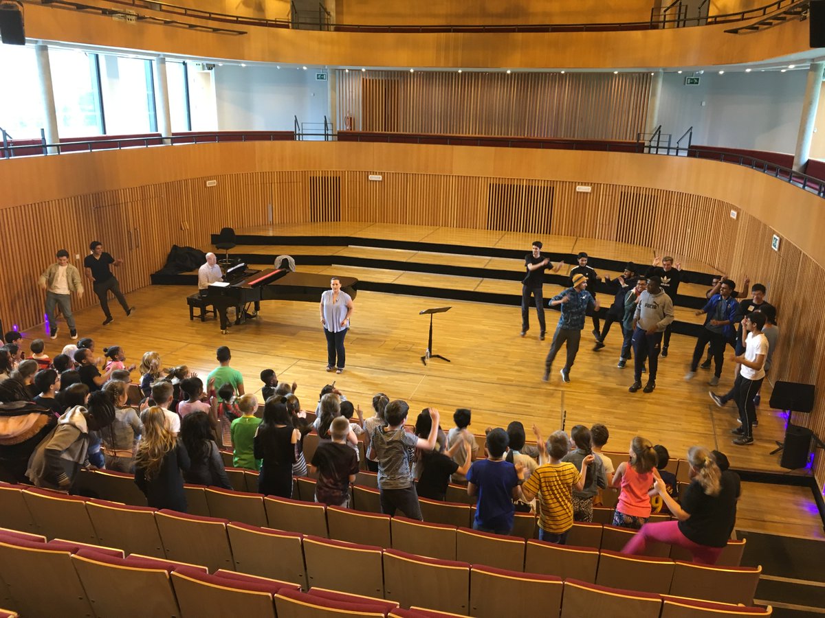 We've had a brilliant 3 days for our KES Outreach Summer School <a href="/KESBham/">King Edward's School</a>! 90 year 4 children from across Birmingham have enjoyed sports, pond-dipping, drama, art, poetry plus much more! Today we're treated to a music workshop with <a href="/ula_weber/">Ula Weber</a> #outreach