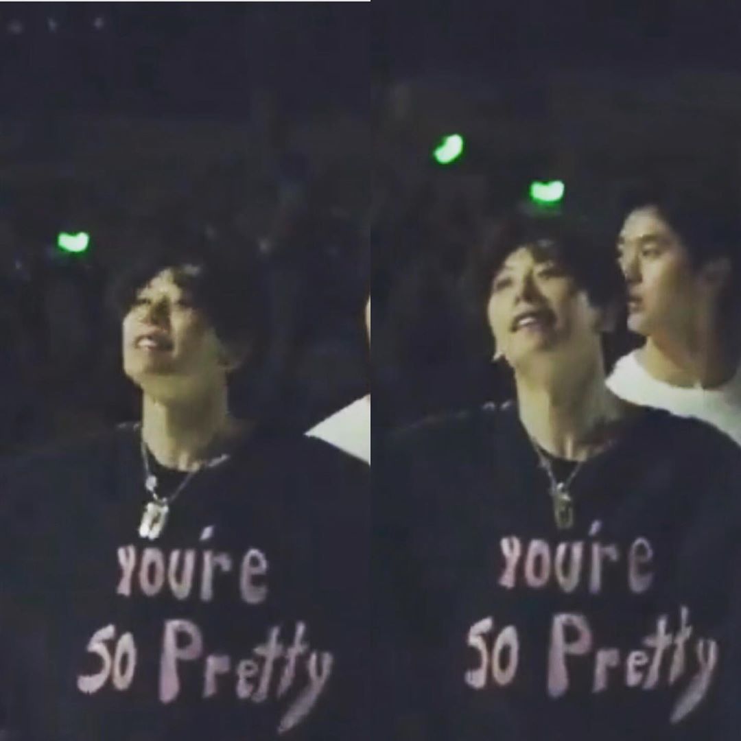 효신아 그 옷 입고 거울 봐