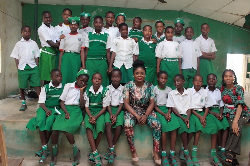 theGreenHQ's tweet photo. #GreenKidsClub in Independence Grammar School
with the C.E.O Green Institute and GreenKidsClub.
Building the generations of sustainability innovators through #Education, #Advocacy and #SocialEntrepreneurship.
#OfficiallyGreen
#ThrowBackGKC https://t.co/mn2mDPG1ON
