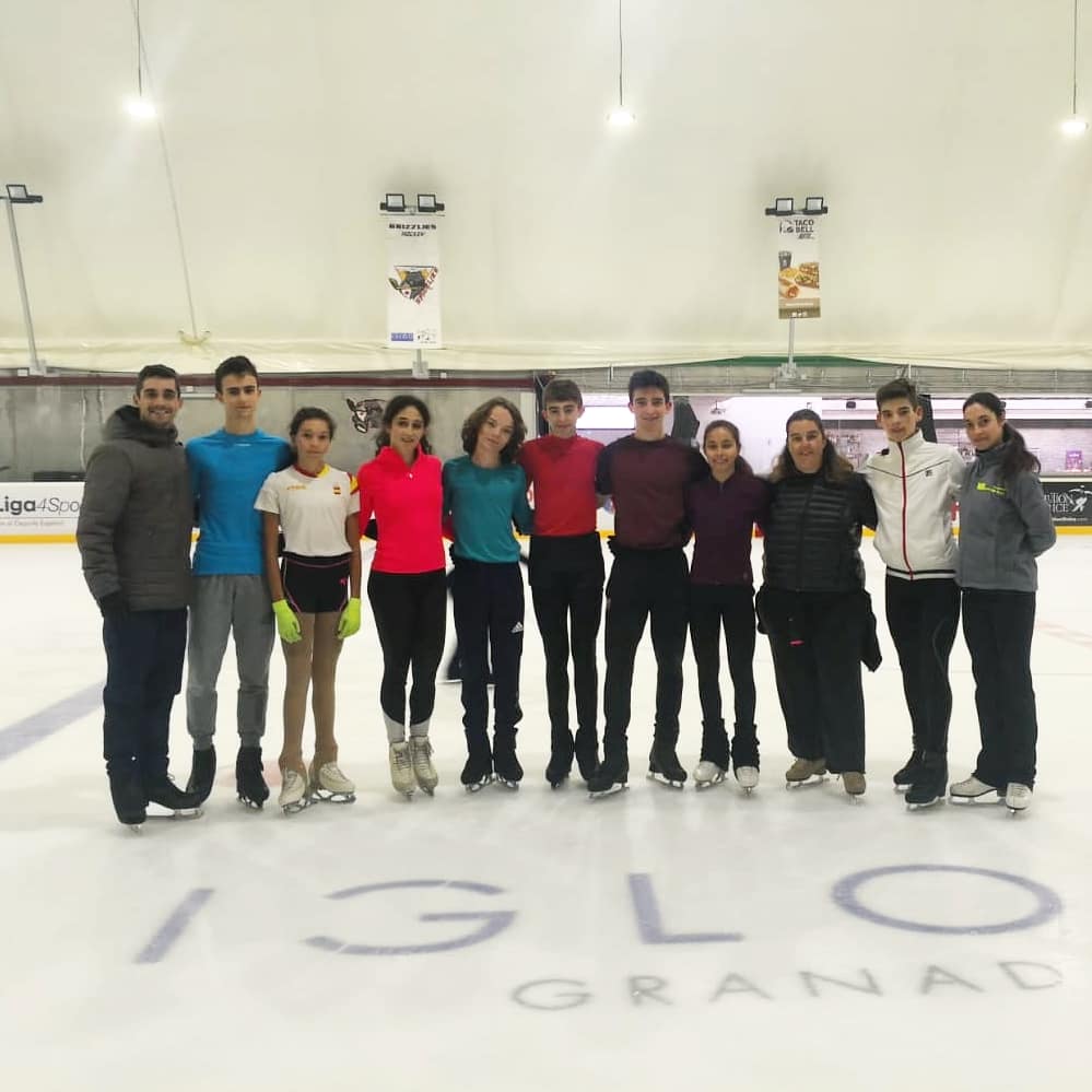 fmdi_es's tweet photo. ¡Nuestros patinadores ya están disfrutando y aprendiendo en el SummerCamp de @javierfernandez en Granada!
Gracias Javi, por darles la oportunidad y becarles para que vivan esta experiencia con grandes entrenadores 🙌🏻 #FMDI #MadCold #MIsIberica #JavierFernandezSummerCamp https://t.co/rjLyhmXk09