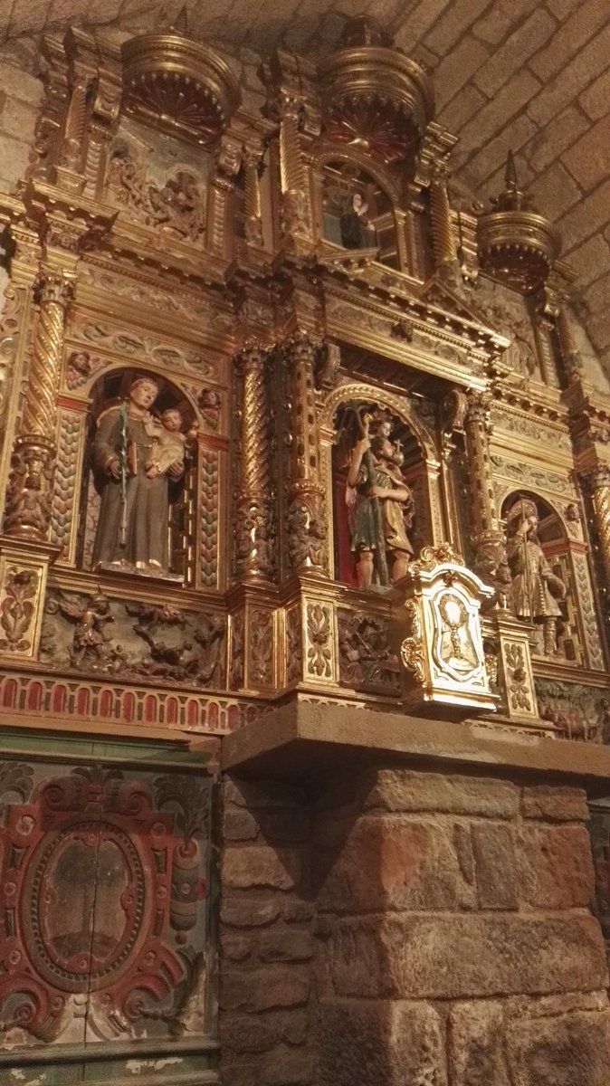 larutadelbarroc's tweet photo. Avui és Sant Cristòfol! Patró dels viatgers i automobilistes entre altres.
Una de les tradicions catòliques diu que va ajudar a travessar un riu a Jesús.
Retaule de Sant Cristòfol de Freixinet, Riner (1675, Isidre Clusa, Agustí Claramunt)
#freixinet
#larutadelbarroc https://t.co/qTP1b65bOW