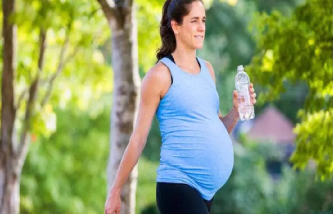 Everfit4's tweet photo. Mamá sabe lo que es bueno para ti; mamá te ama. 🤰🏼🏃🏽‍♀️👶🏼💪🏼💕

📍Tú también sé una mamá esforzada, tenemos el plan perfecto para ti.

📍Contáctanos, te estamos esperando. 
#940760256 rpc. / #956772122 rpm. https://t.co/2XTXd9RbzP