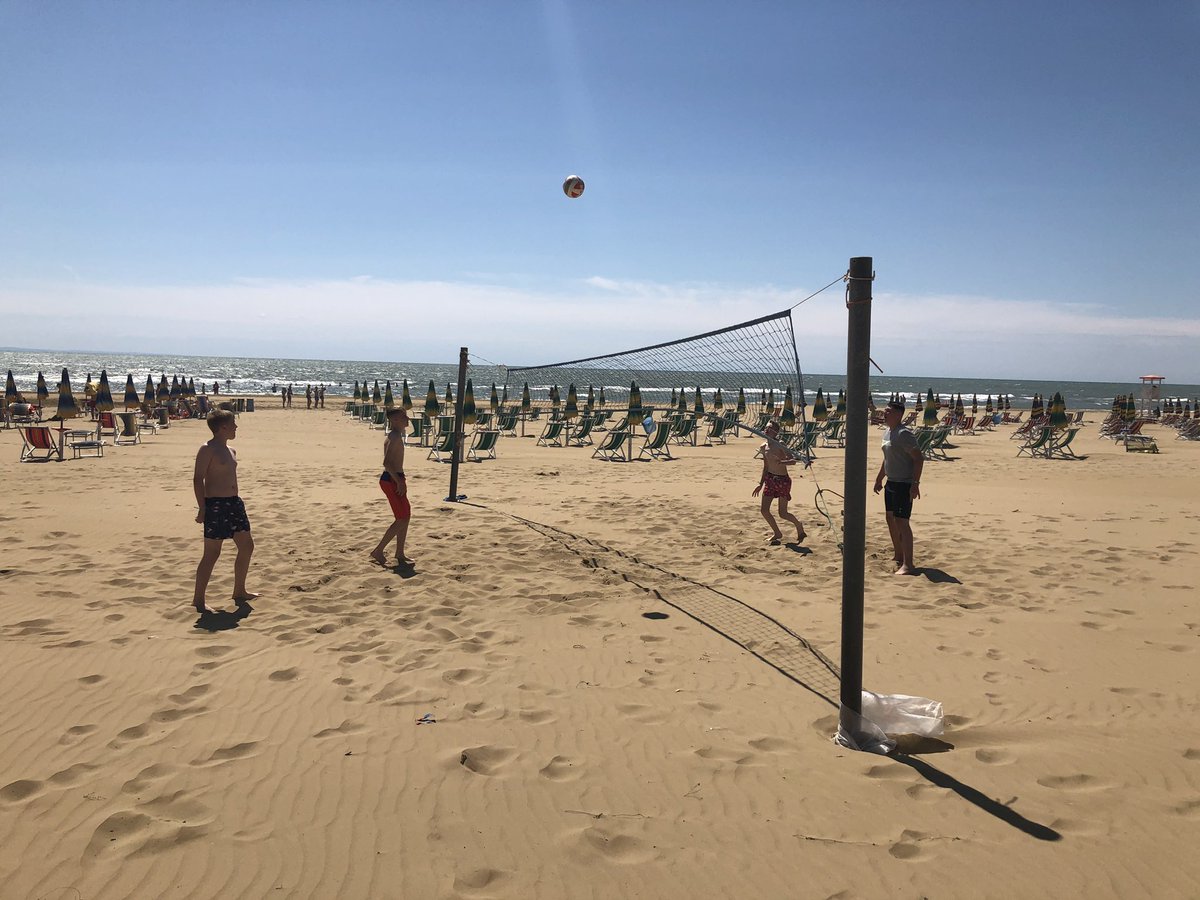 Sports Report tweet media