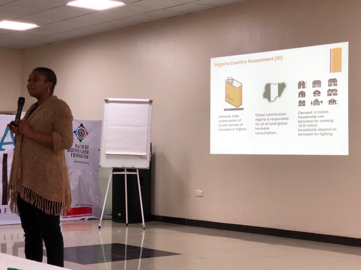 Cleantechhubng's tweet photo. Nigeria is responsible for 5% of total #kerosene consumption globally.
4M households use kerosene for cooking & 10.8M households depend on kerosene for lighting.
REALITY: Kerosene used by the poor is more expensive than gas & gasoline.
#SOEUyo #ClimateJustice #CleanEnergy https://t.co/po0CPbPOy3
