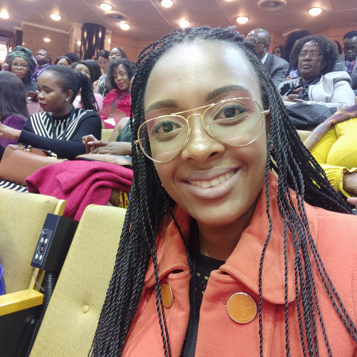 Hi <a href="/FlySafair/">FlySafair</a> I forgot my prescription glasses in the seat pocket on flight FA201.

I was the last one off the flight. I went straight to the ticket desk after collecting my bag. They say no one found them.

Please help! I can't see without them.

Ps: Photo for reference