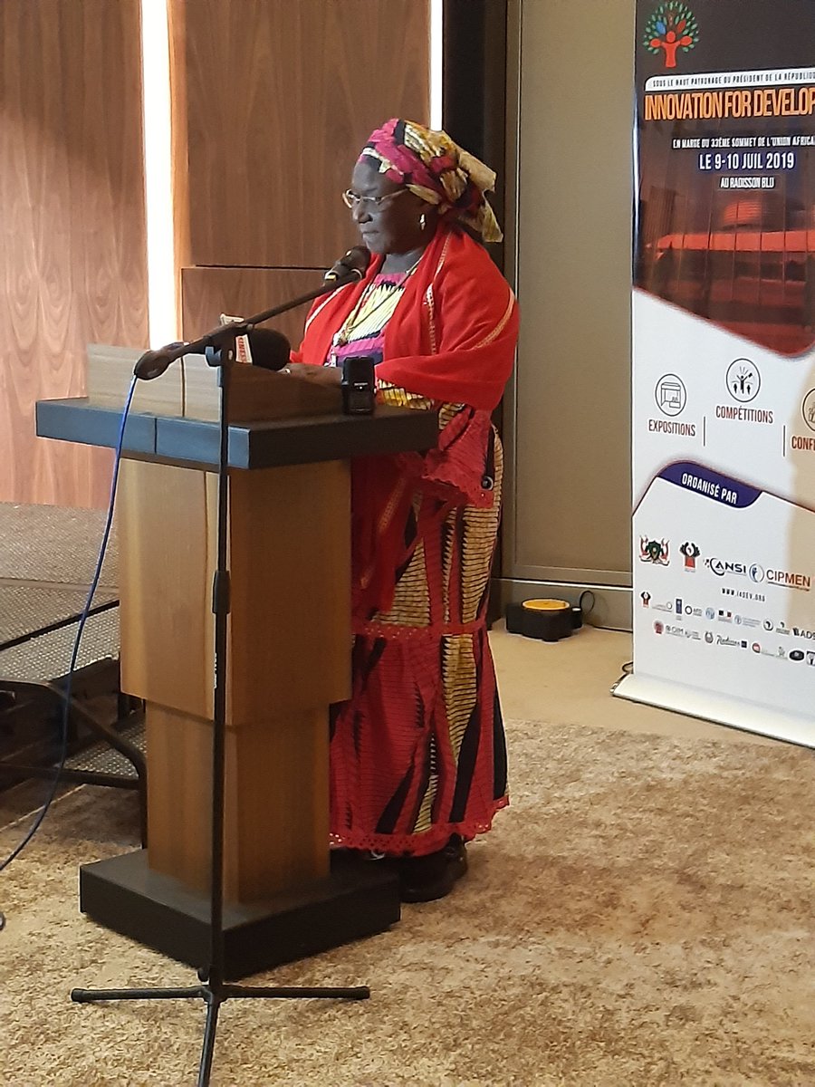 i4dev2020's tweet photo. 🔙Retour en images sur le lancement de la plate-forme eArziki Mata Masu Dubara MMD by @CareNiger 😉👍🏾
#Innovation4Dev
Cc @Cipmen @AnsiNiger @Sahelinnov https://t.co/5zgaeALvN6