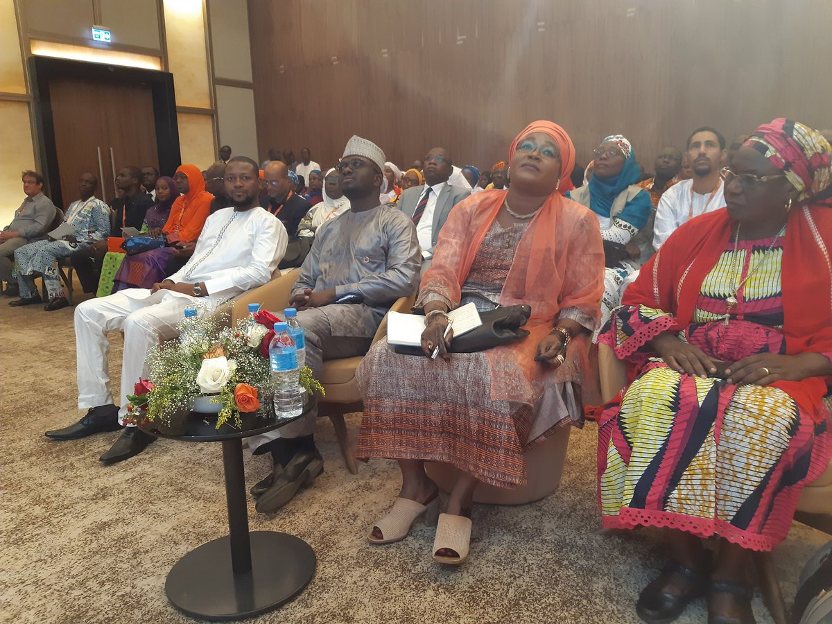 i4dev2020's tweet photo. 🔙Retour en images sur le lancement de la plate-forme eArziki Mata Masu Dubara MMD by @CareNiger 😉👍🏾
#Innovation4Dev
Cc @Cipmen @AnsiNiger @Sahelinnov https://t.co/5zgaeALvN6