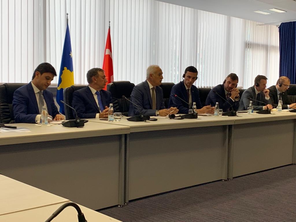 EdisEmre's tweet photo. DTİK #Balkanlar Girişimci Toplantımıza Priştine’de #Kosova Ticaret ve Sanayi Bakanı Sn. @endrit_shala ‘yı makamında ziyaret ederek başladık. @deikiletisim @DTIKiletisim @susliomer @bultisad @emrelini @NailOlpak https://t.co/OvQDSXzPCq