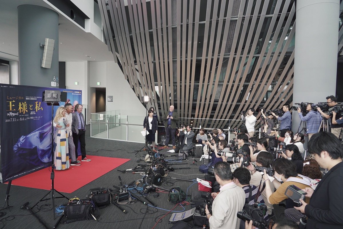 KingandIWestEnd's tweet photo. Getting to know the press in Tokyo for #kingandi! 📸✨

The wonderful @kelliohara &amp; @Watanabe join director @bartlett_sher ahead of tomorrow’s opening at @theatre_orb. https://t.co/TDLVX2IcdS