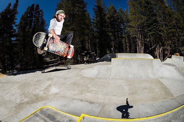 Skate pro <a href="/bradmcclain/">Brad McClain</a> ripping the new Eastern Sierra Skatepark this week 🛹#WoodWardTahoe #BuiltByWoodward #PlayForever <a href="/caskateparks/">Name</a> 📷 : <a href="/andre_magarao/">Andre magarao</a> ift.tt/2XTELpM