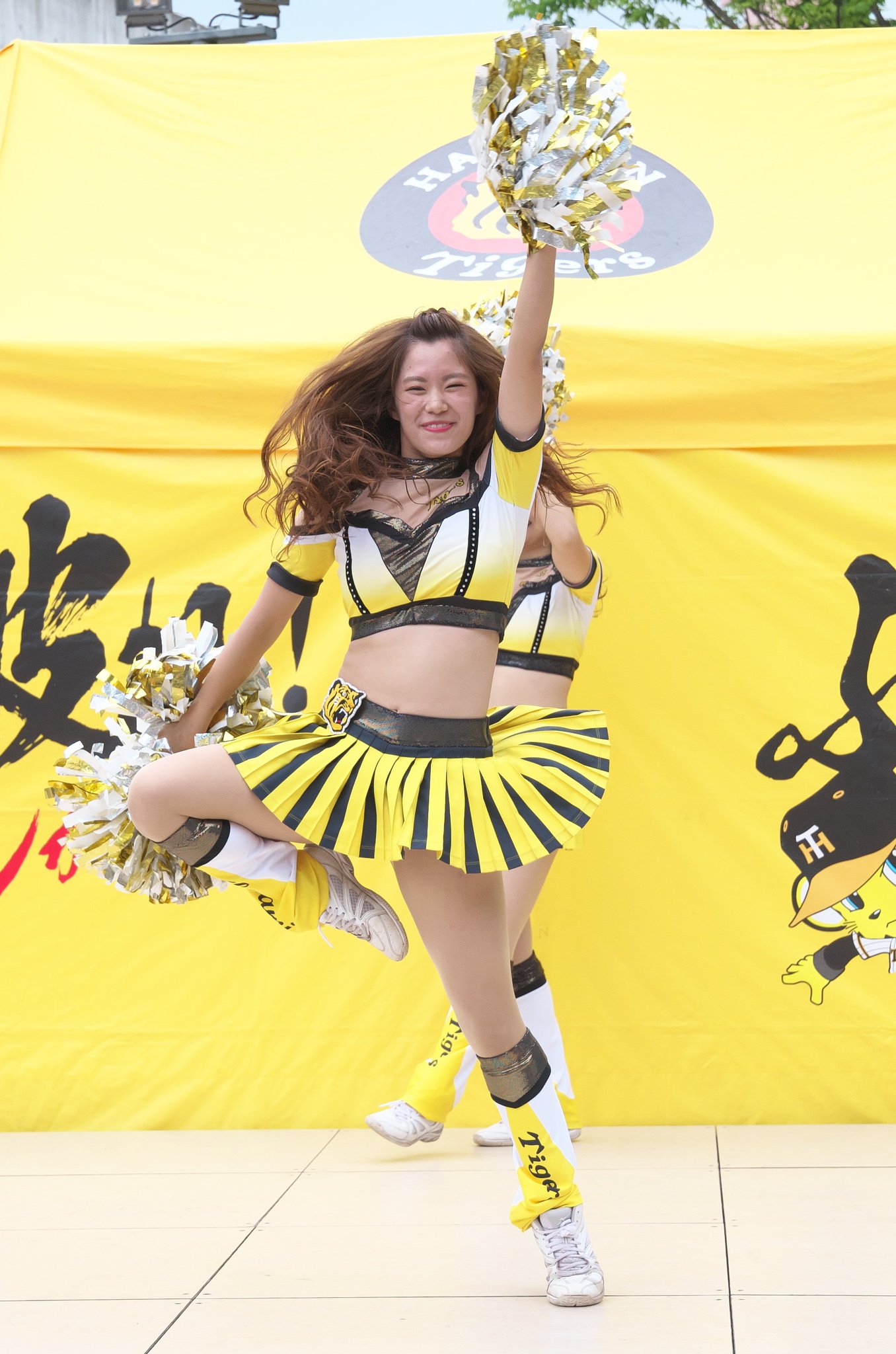 タイガースダンスアカデミー チア 150cm タイガースダンスアカデミー チア 150cm - メルカリ