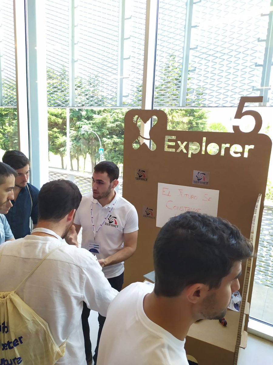uclmemprende's tweet photo. Nuestra enhorabuena a Andrés Moreno, participante de UCLM Explorer Space, que con su #Pitch ha conseguido la victoria de #Zefrict en la #PichCompetition y ha conseguido un viaje a #SiliconValley '#ExplorerDay! #emprenedoria #SoyExplorer #SouExplorer @ExplorerByX #Zefrict https://t.co/c3PFFtZJ3x