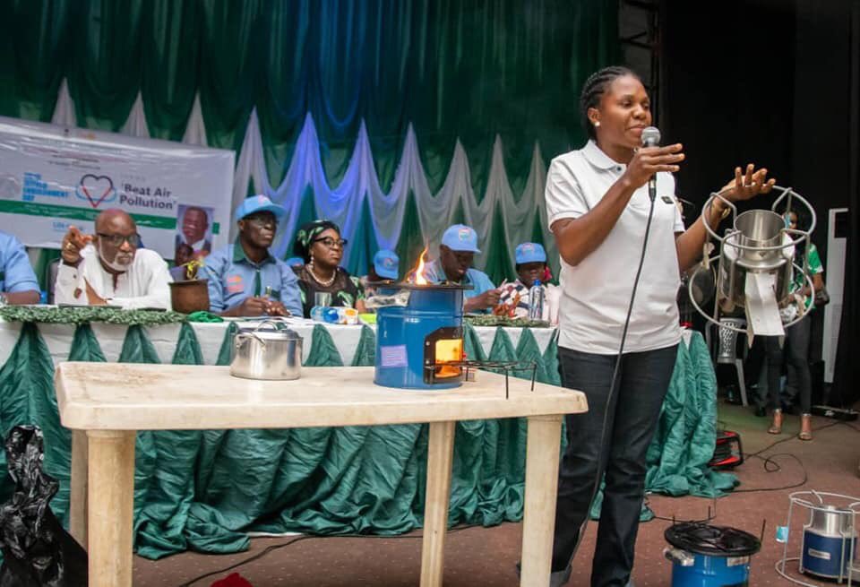 Opetuyii's tweet photo. Arakunrin @RotimiAkeredolu is determined to provide mitigating measures through the use of renewable energy and green technologies among others to reduce the level of air pollution in the state.
#WorldEnvironmentDay2019
📷 @BlessedMichae19
@OndoInformation https://t.co/g3vYXbRh5k