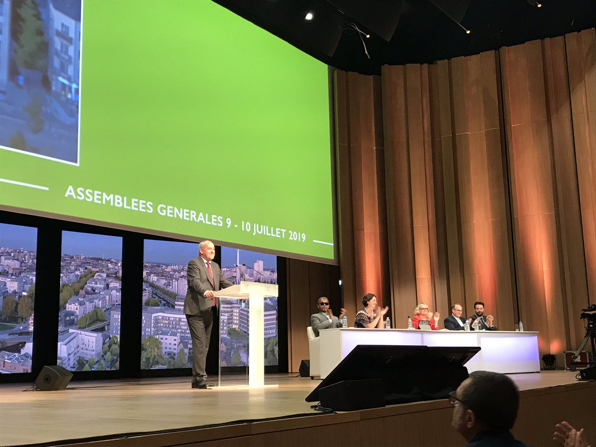 anthoaly's tweet photo. Le conseil d’administration renouvelé du @groupe_mgen a élu à l’unanimité @rberthilier président ainsi que le bureau national et nommé  @IsabelleRHebert au poste de directrice générale ! #AGMGEN19 https://t.co/iNQjGXFYvi