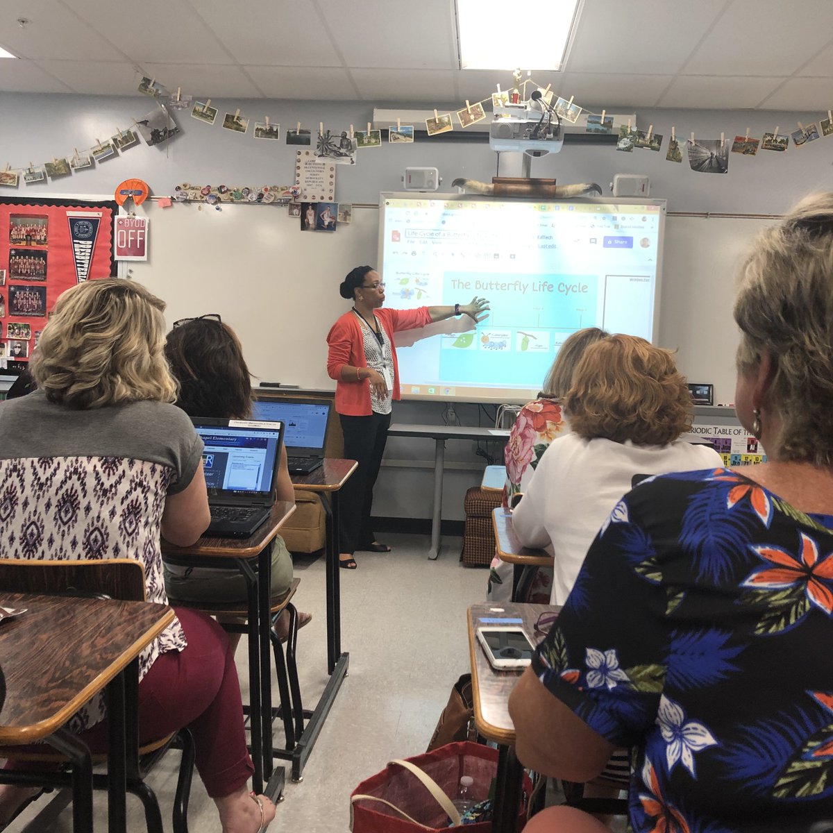 HamiltonParks17's tweet image. So glad I got in! Standing room only in @psjoseph718’s Google Drawings session! #2019UTC