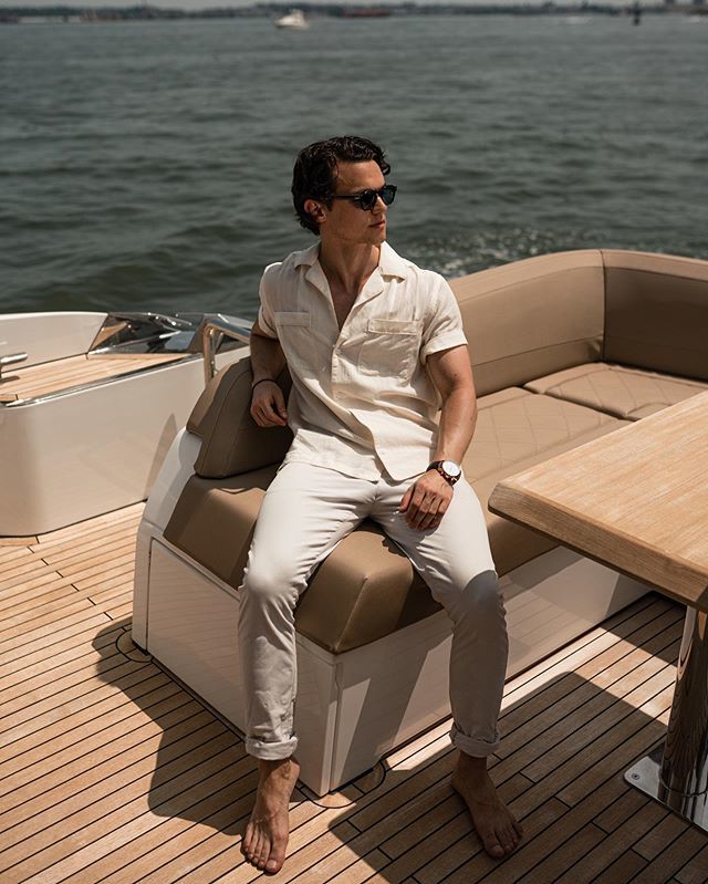 What an amazing day aboard <a href="/fairlineyachts/">FairlineYachts</a> 🌊 | Of the countless ways to spend a summer day in NYC, taking in the city from the sea is hands down one-of-a-kind. Loved appreciating the city skyline from a different perspective. For more scenes from the… ift.tt/2JqfUBC