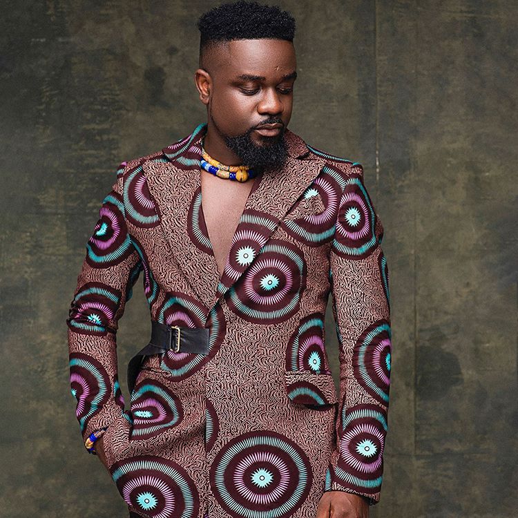 Happy Birthday King Sark..God BLESS your new Age🙏🙏🎂🎂❤❤@sarkodie @brommon

#july #julyborn #10thjuly
#africanfabrics #ghfashion
#africanprintsinfashion #africanbeadsjewelry #music
#hiphop #afropop #afrobeats