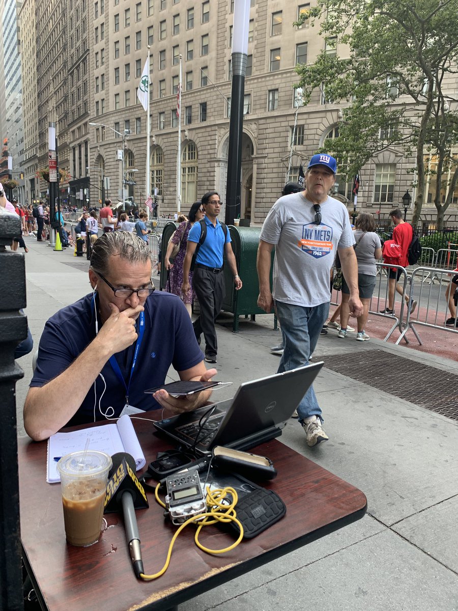 Behind the Scenes: <a href="/glennschuck/">glenn schuck</a> had a sweet office for this morning’s ticker tape parade #USWNT #TickerTapeParade #1010WINS