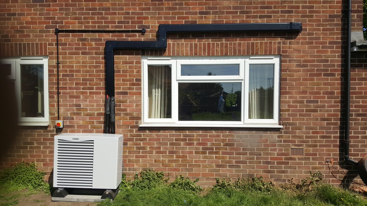 Today's was a mishion bit always the case when the sparks fits the isolater but plenty of <a href="/PumpHouseLtd/">DiversiTech International</a>  trunking on this one <a href="/mark_vaillant/">Mark Burton</a> <a href="/CraigVaillant/">Vaillant Craig</a>