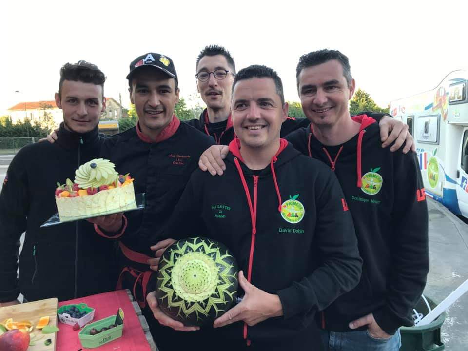 orangesandco's tweet photo. 🇫🇷 Tour de France des Primeurs 🇫🇷

Ils ont la Pêche 🍑... Ils seront à Toulouse les 11 &amp; 12 Juillet au @MinToulouse Occitanie et vont embraser la Ville Rose !!! 👨🏻‍🌾🍊🍓🍋🍉🍌🍍🥝🍎🍐🍒

Bravo pour cette belle initiative les copains🧡🍊

#TourdeFranceDesPrimeurs x #Enjuiceyourlife https://t.co/Fo819pWUKd