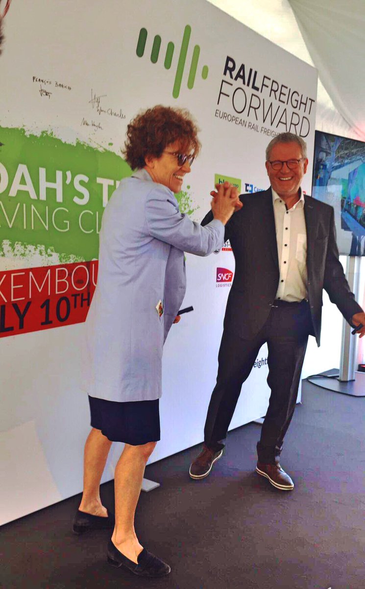 Après la #COP24 de Katowice puis Vienne, Berlin, Paris, Bruxelles et Rome, le <a href="/TrainFretdeNoe/">Train Fret de Noé</a> est à  Luxembourg où #CFLMultimodal a ajouté 2 containers. 
Fraenz BENOY, Administrateur-délégué de CFL multimodal et Directeur des Activités fret du groupe CFL a rejoint notre coalition