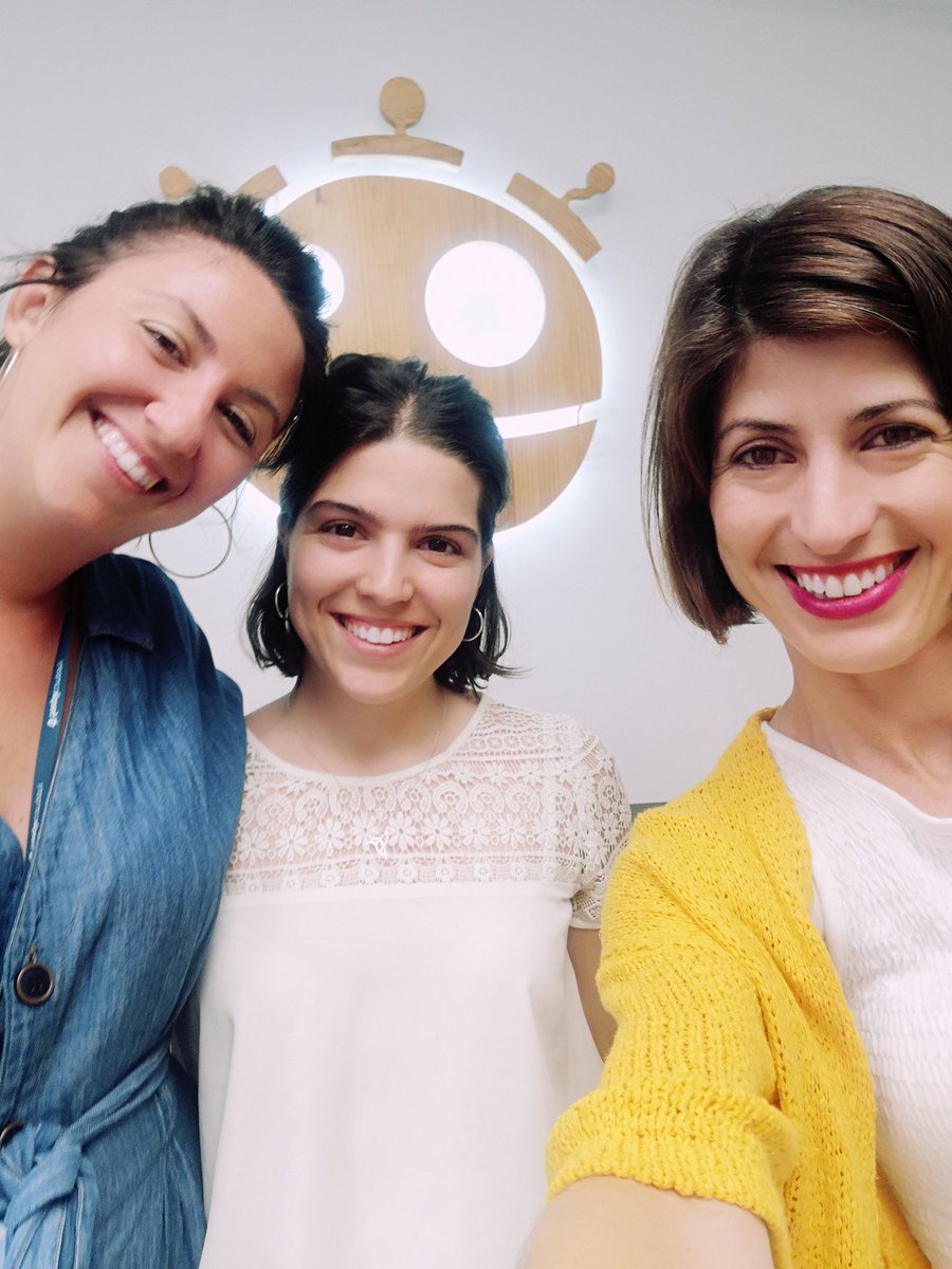 cibermarikiya's tweet photo. Encantada con la invitación de Belén y Paula de @Freepik_Vectors para conocer el nuevo proyecto de la compañía, #Slidesgo, con plantillas gratuitas de presentaciones para comunicar de forma creativa y visual. Se avecinan colaboraciones y proyectos chulos, go!! 👏 🔝 🚀 https://t.co/KgsgVljhWJ