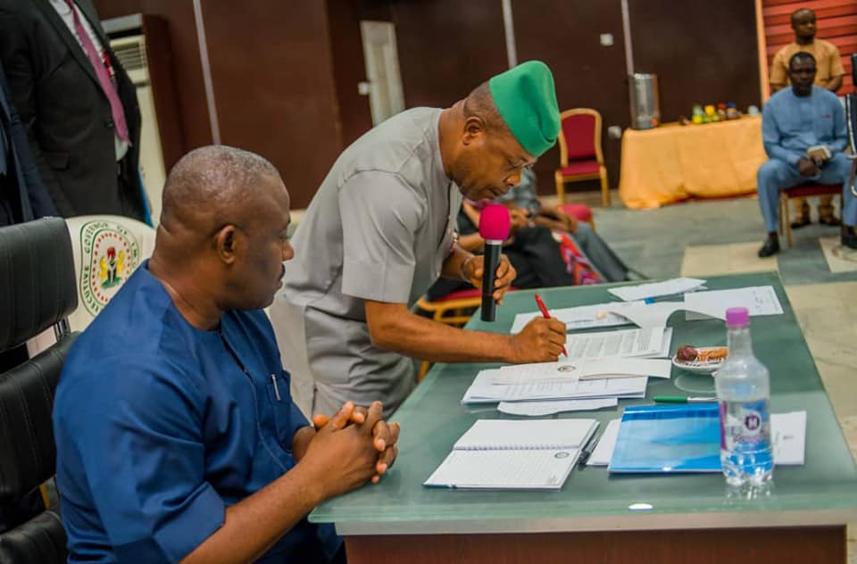 EmekaIhedioha's tweet image. Today, I signed an executive order on Treasury Single Account, revenue management, and related matters.

It is our belief that this will in no small measure revive the moribund Imo State Economy and ensure transparency, probity and accountability in governance.

#LetsRebuildImo