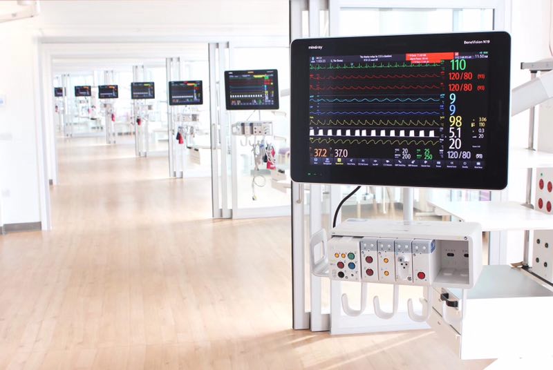 MindrayLatAm's tweet photo. Ayer, 9 de Julio, La reina Isabel II inauguró oficialmente el nuevo Hospital Royal Papworth. Hoy Mindray se enorgullece de tener más de 400 monitores de pacientes #BeneVision que brindarán asistencia en UCI, quirófanos y salas de pacientes. https://t.co/FJXy75gWrB