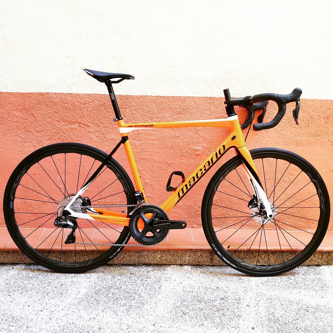 Bicicletas Dimar on Twitter: "Disponible en nuestra tienda física! Bicicleta Macario de carbono con grupo Shimano Ultegra Di2 R8070 con frenos de disco . . #bikeshop #bike #bici #bicicleta #cycling #madrid #bicicletamadrid # Bicicletas Dimar on Twitter: "Disponible en nuestra tienda física! Bicicleta Macario de carbono con grupo Shimano Ultegra Di2 R8070 con frenos de disco . . #bikeshop #bike #bici #bicicleta #cycling #madrid #bicicletamadrid #