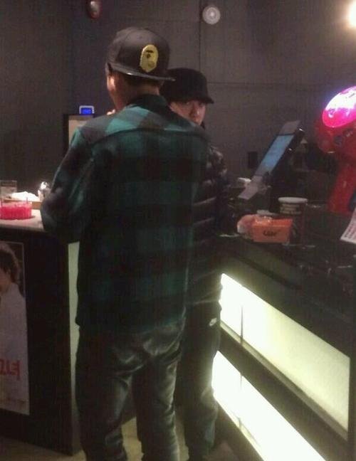 Note: Kyungsoo and Jongin captured by a journalist while going to the cinema on 140215.  #MGMAVOTE  #EXO  @weareoneEXO