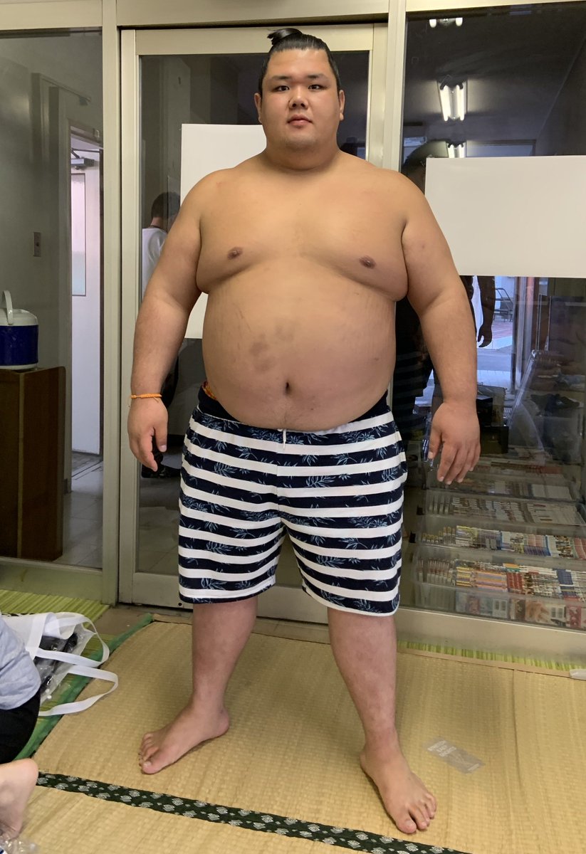 تويتر 大きいサイズの専門店 メンズサワ على تويتر 阿武松部屋 の相撲部屋販売風景 阿武咲関はじめ力士の皆さんがたくさんお買い物してくれました 親方の一日も早いご回復を祈っております 阿武松部屋の皆さん ありがとう ﾉ Sumo 相撲 大相撲