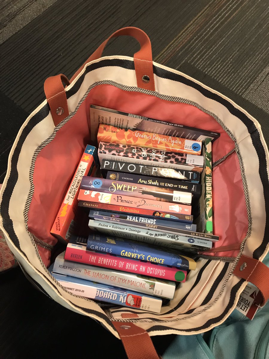 BlackwellReads's tweet photo. I wasn’t kidding 😂 brought a few along for the plane rides & 10 days at the beach! #ILikeOptions #buildyourstack #booklove https://t.co/CtMCahOGtl