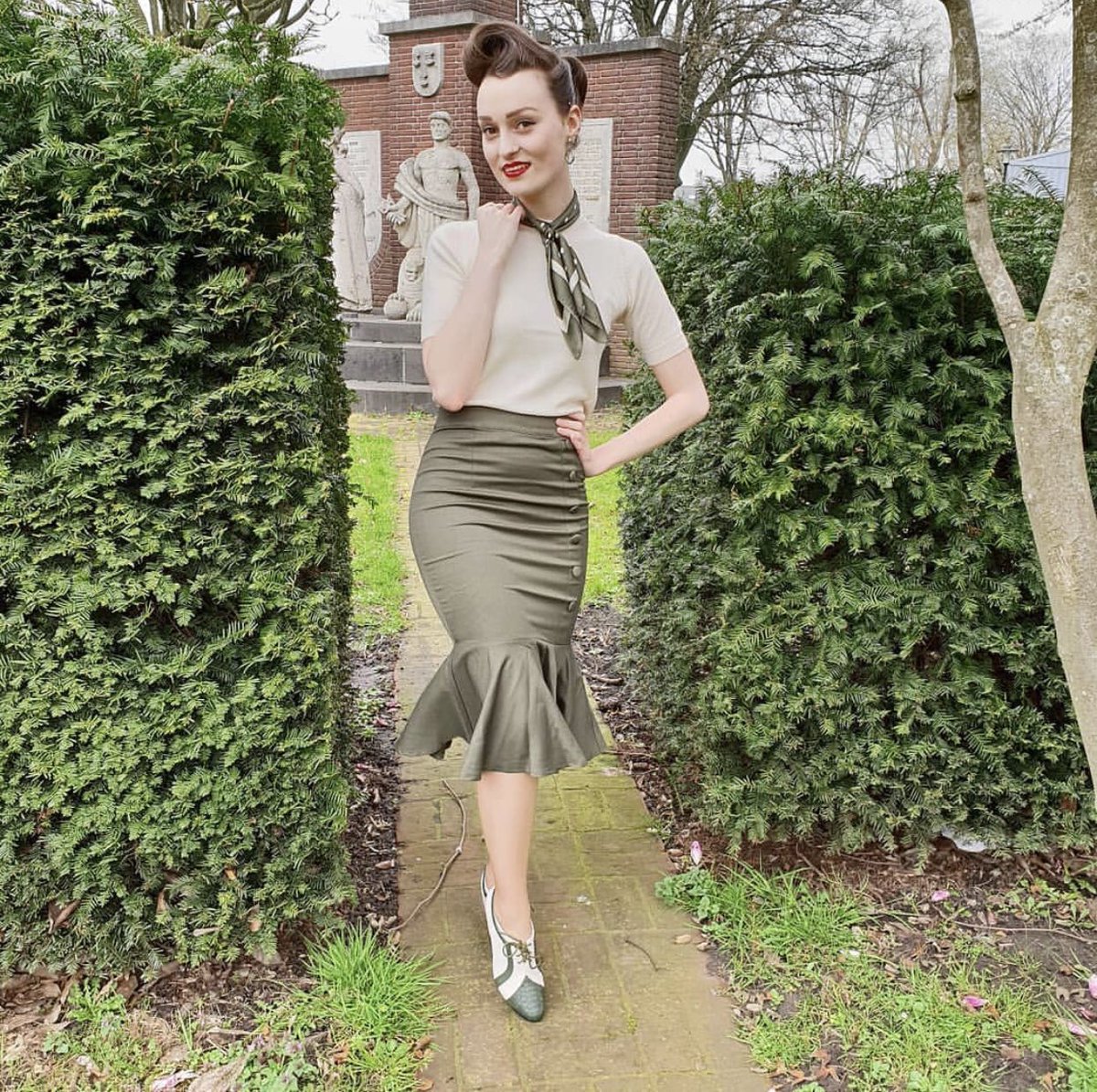 Stepping back in time in our History Repeats Itself skirt. ✨✨
📸 Miss.Amanda.Alice
BannedRetro.com
#BannedAppatel #BannedRetro #skirt #vintage #vintagefashion #vintagestyle #retro #ootd #outfit #glamour