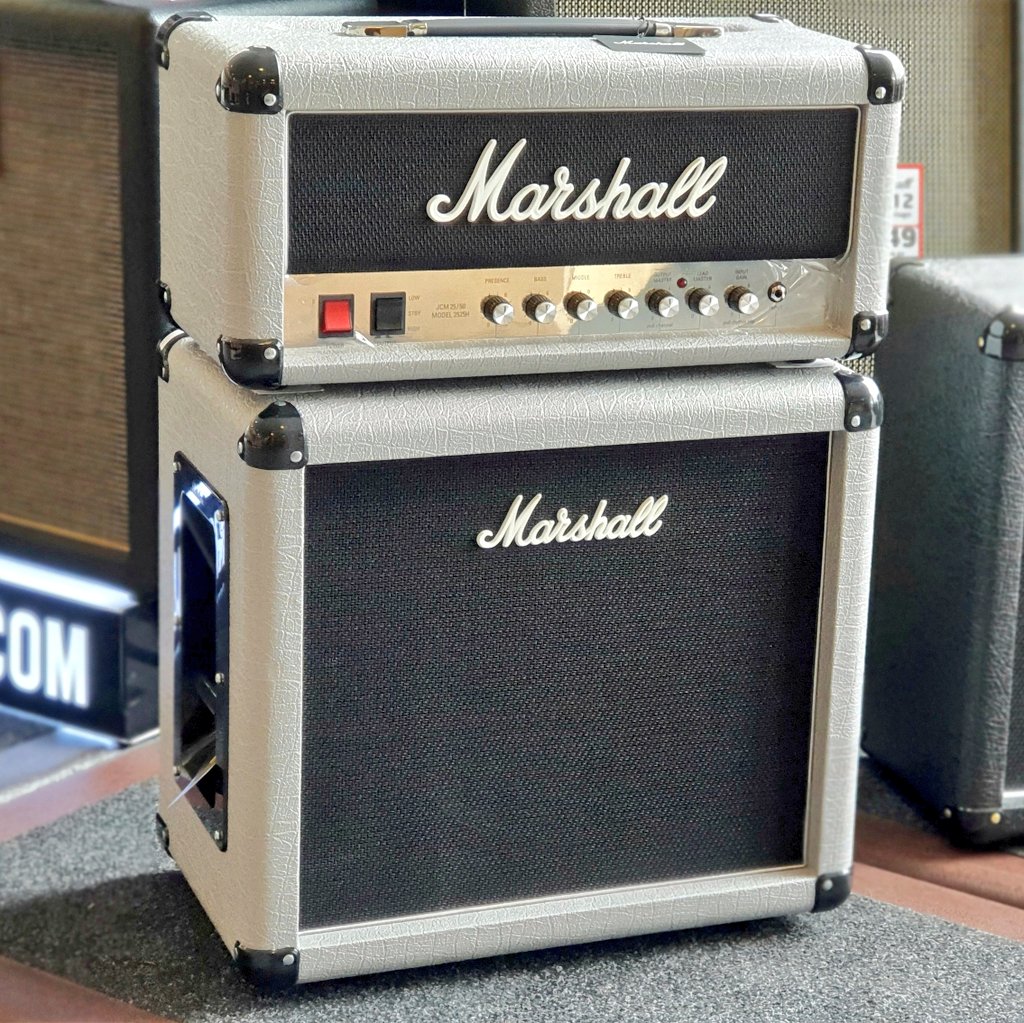 merchymusic's tweet photo. @marshallamps_uk reign supreme! 👑
#StudioSeries #2525H #MiniJubilee + #DesignStore 1912 Cabinet Half Stack
https://t.co/Bw9HvDoICZ https://t.co/hlEmth0p9v