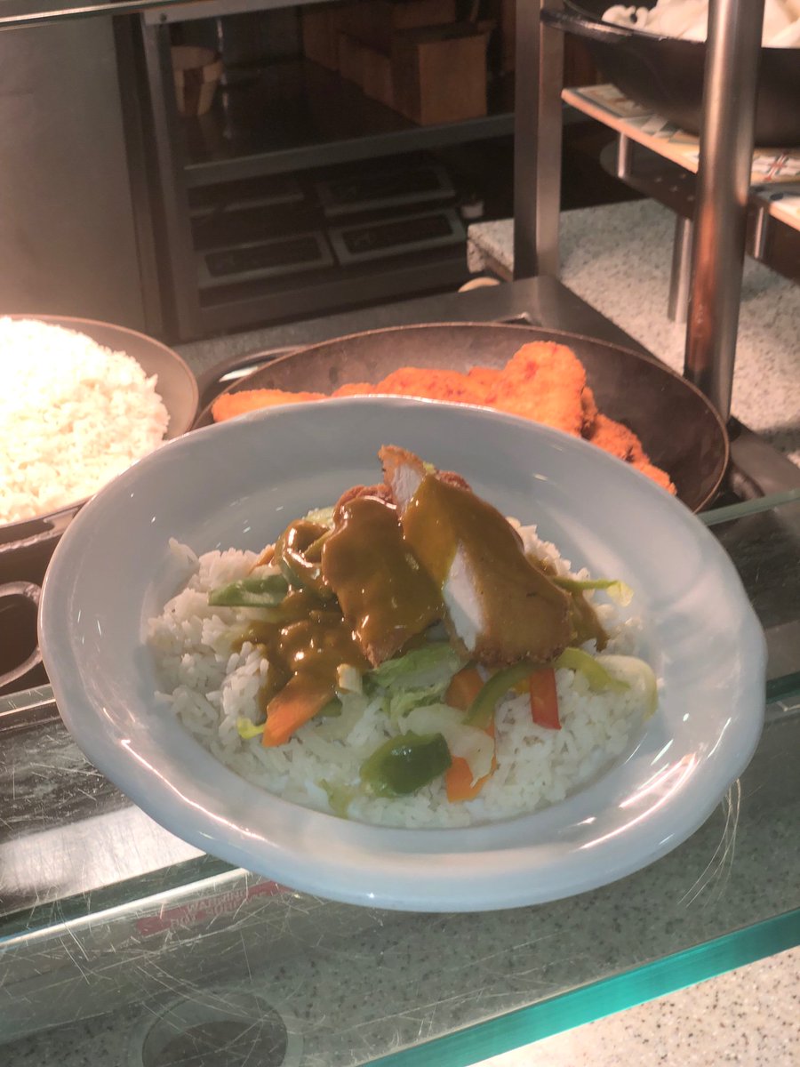 LStoreys's tweet image. Japanese katsu chicken curry @ craigforth today #westisbest #oneteam #stirling #japaneseboy # foodies #chefslife #welovethisbusiness @lynnywinny_lynn @georgegunn2303